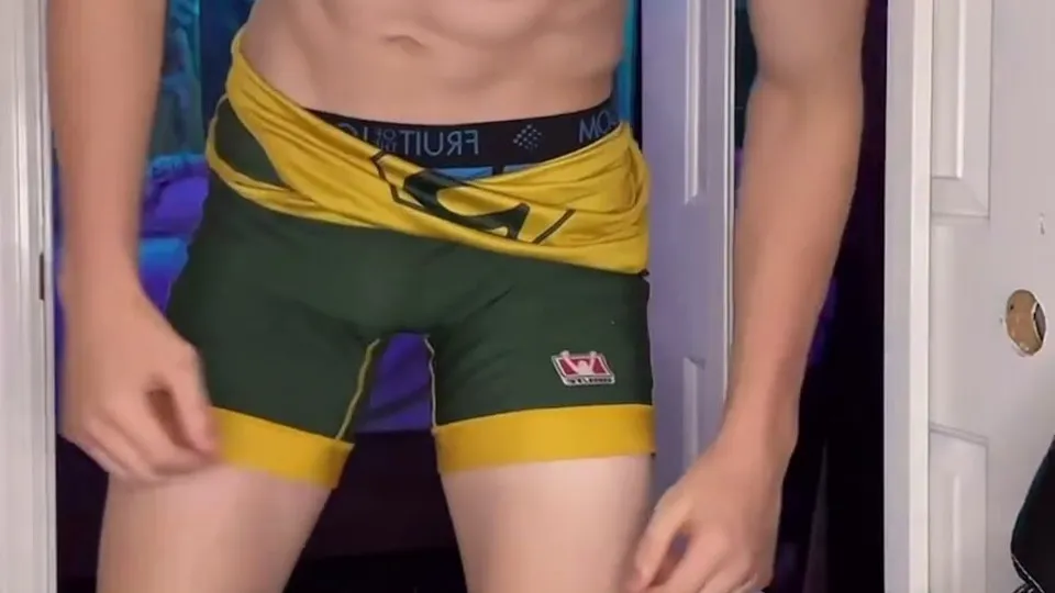 TT guy 1 - ThisVid.com