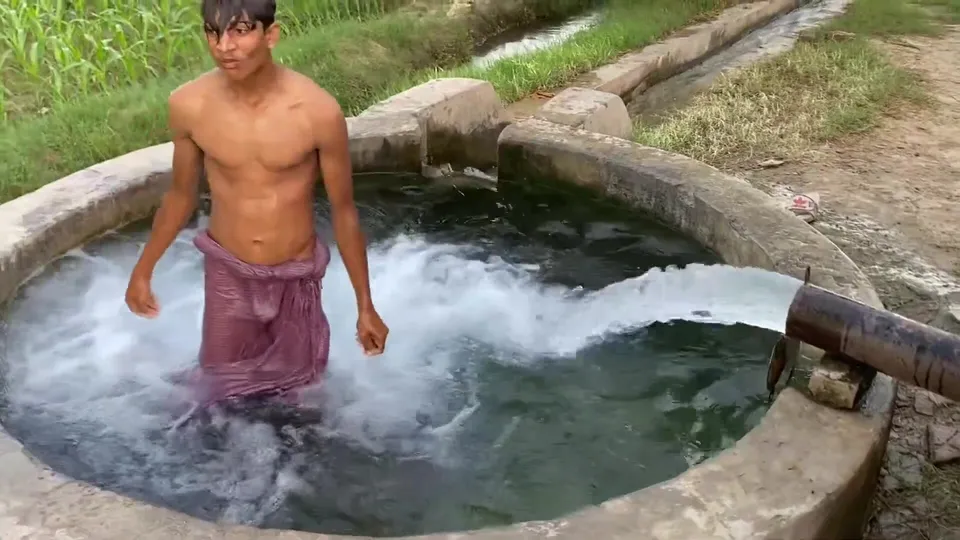 Tubewell Twink with Big VPL - ThisVid.com