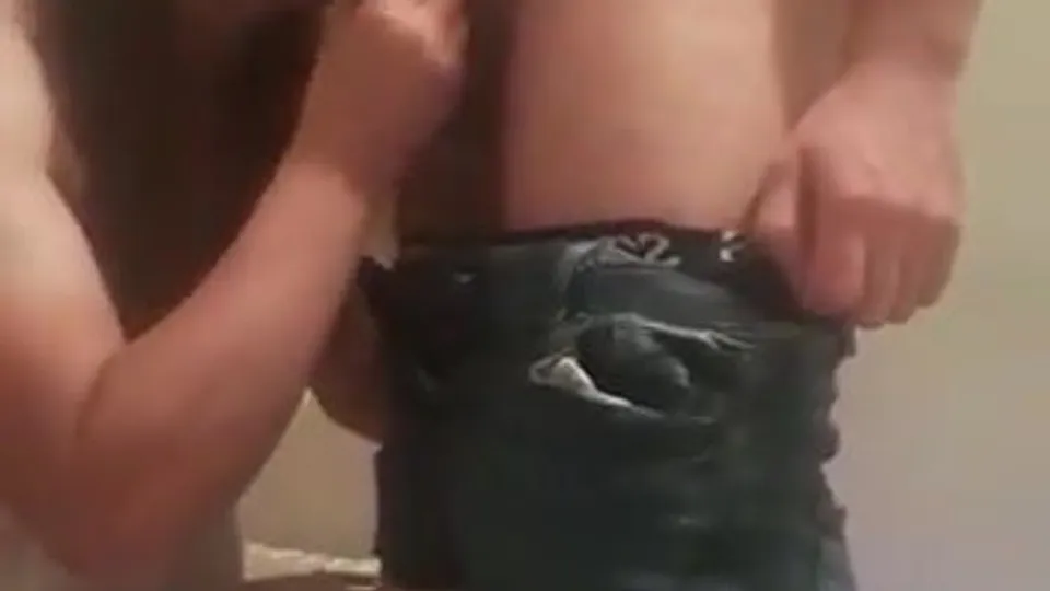 Turkish shemale sucks a big cock - ThisVid.com