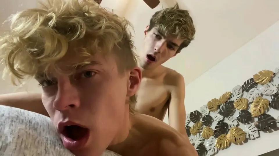 Twink bfs feet & fuck - ThisVid.com