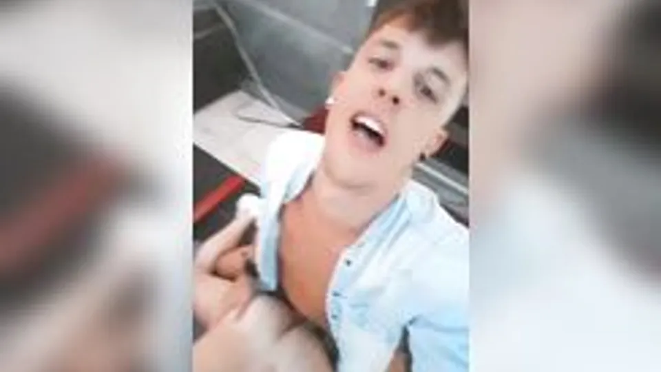 Twink Boys Flip-Flop Bareback