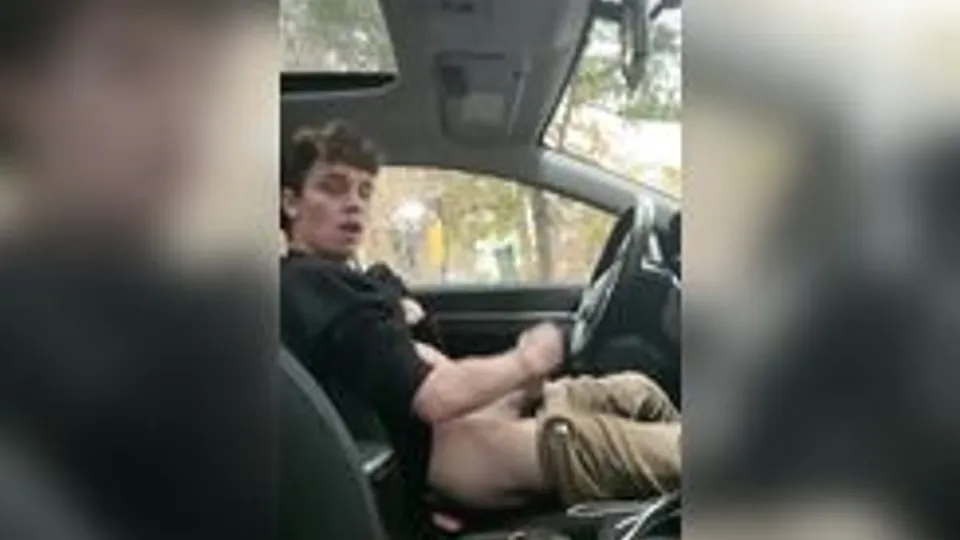 Twink cums in public while strangers watch - 11-15-25