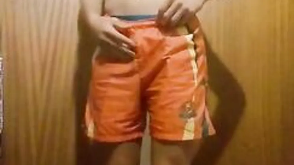 Twink cums in school changing room