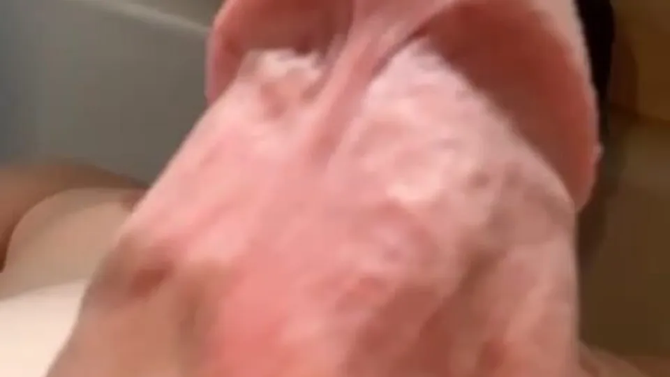 Twink faggot pisses himself on the floor - ThisVid.com