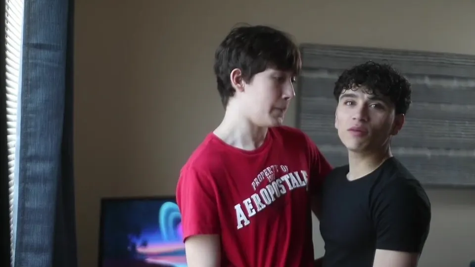 Twink Explores New Boy