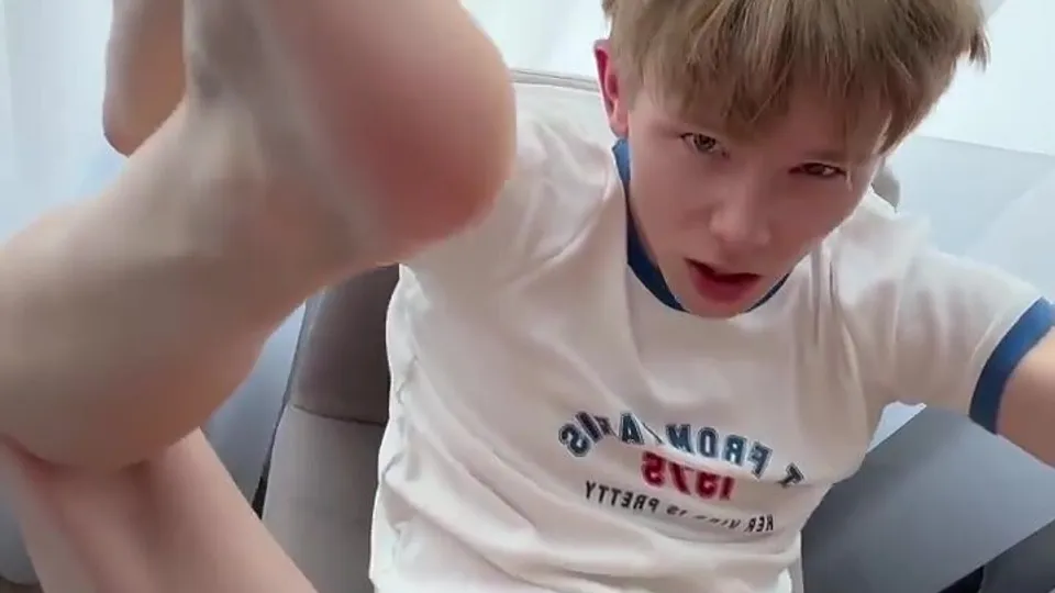 Twink gets PLOWED anal - ThisVid.com