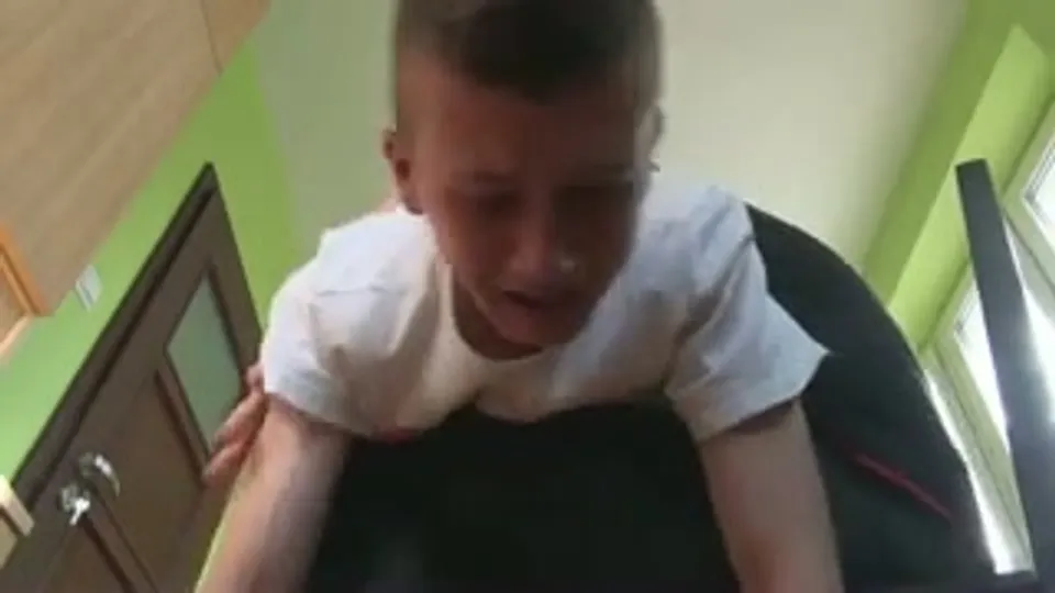 twink hand spanked 001