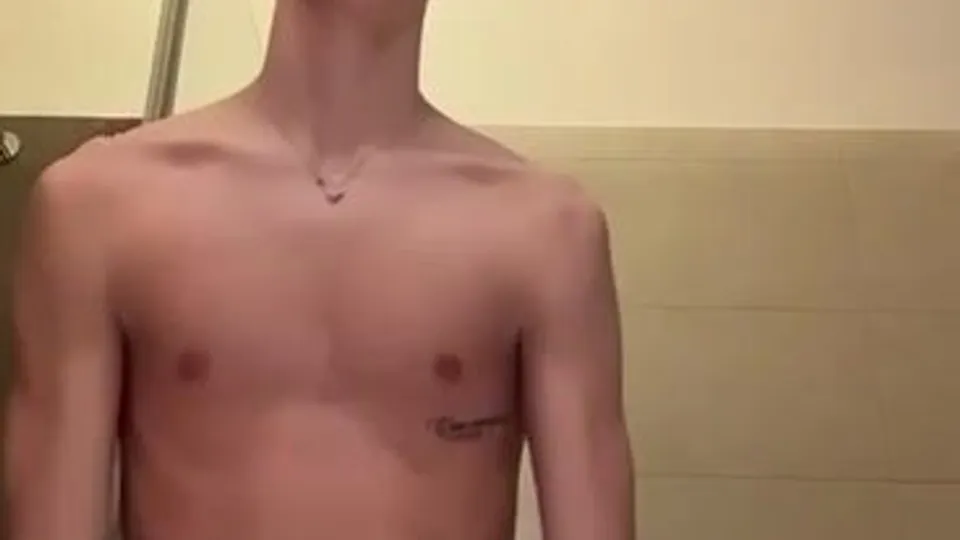 Twink hot handjob