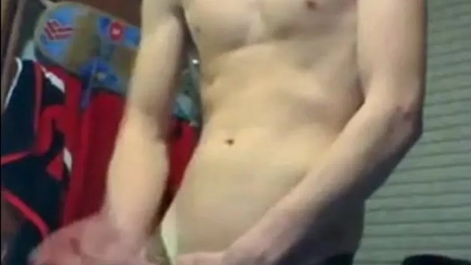 Ragazzo Magro Si Masturba In Stanza Del Dormitorio