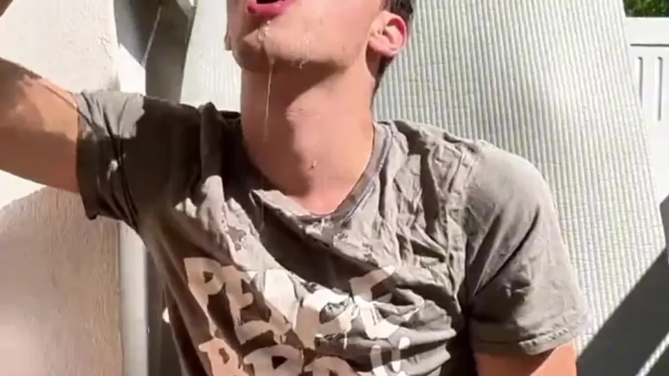 Twink jerks off while drinking and playing with piss - ThisVid.com
