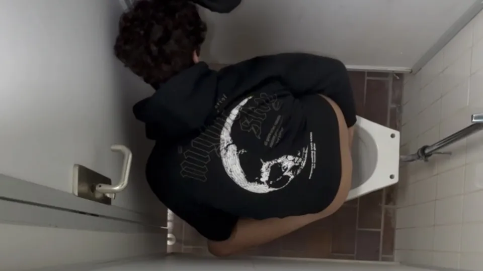 Twink of 18 years old pooping on school - ThisVid.com