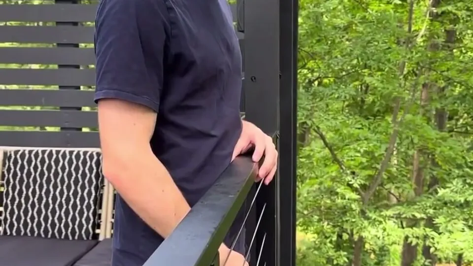 Twink piss off balcony - ThisVid.com