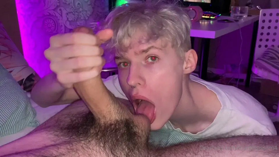 Twink Sucking A Nice Daddy Cock