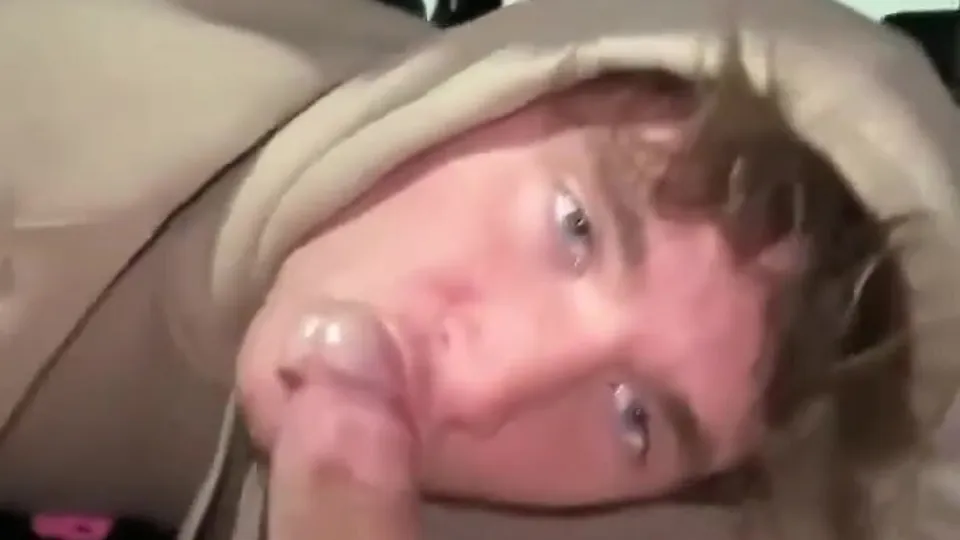 Twink sucks and swallows cum in car - ThisVid.com