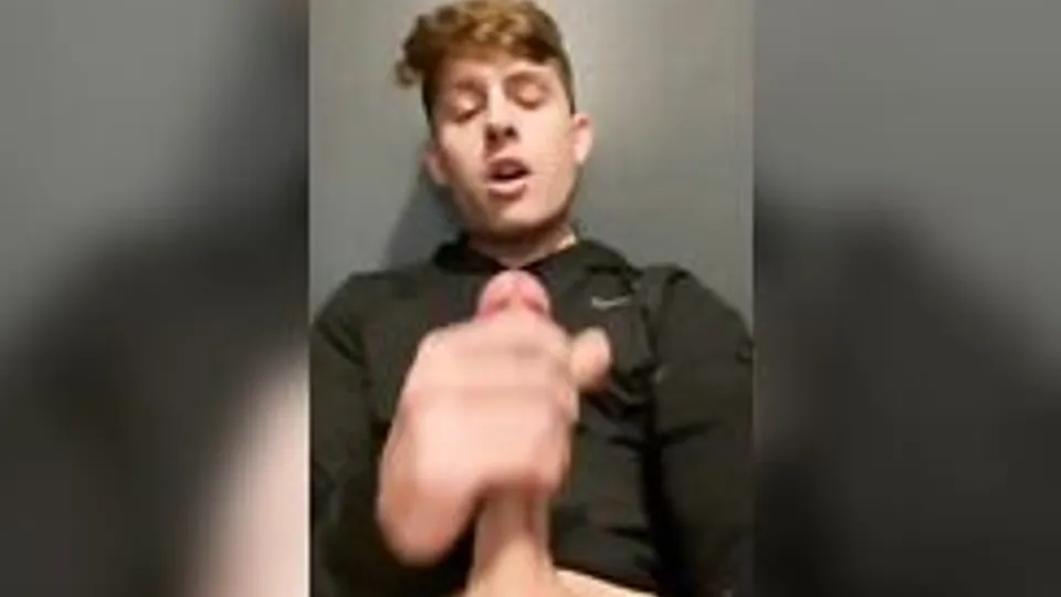twink wanking after the gym