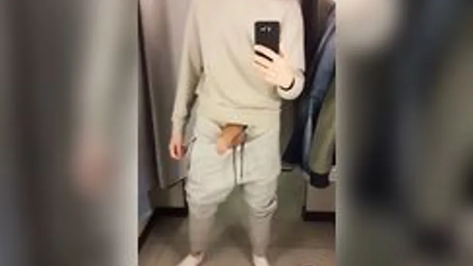 twink wanking in a change room
