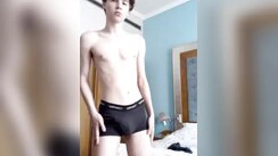 Twinkie Shows His Nice Underwear   OF579