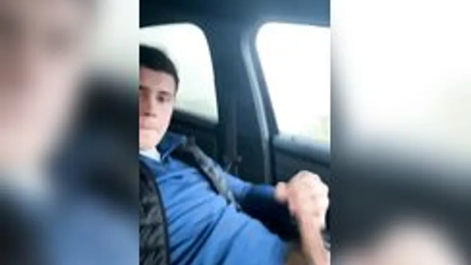 Twinks Cum Facial in Car 212