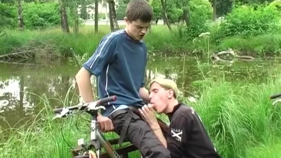Twinks Fuck in the Woods