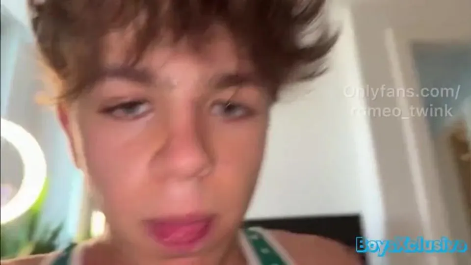 Twinks in Tights
