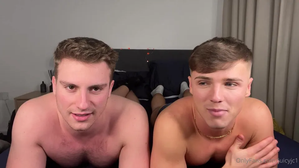 Two amazing uk boy showing ass - ThisVid.com