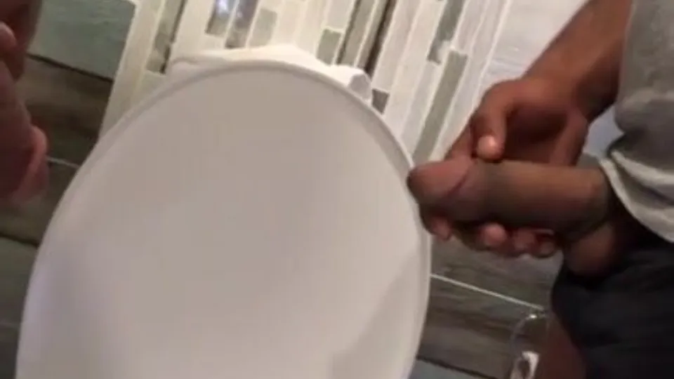 Two arab masters huge dicks pissing - ThisVid.com