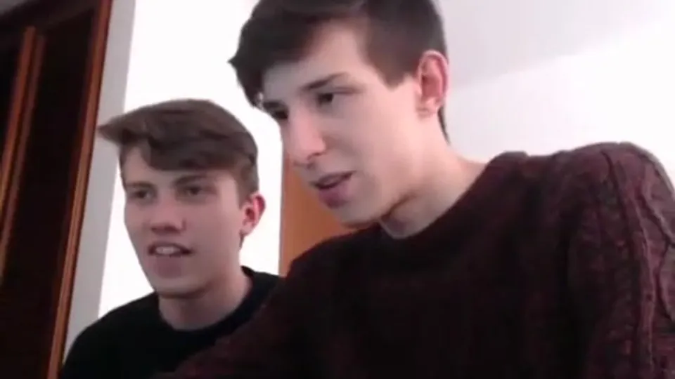 Two brothers and a lot of amateur naughty - ThisVid.com