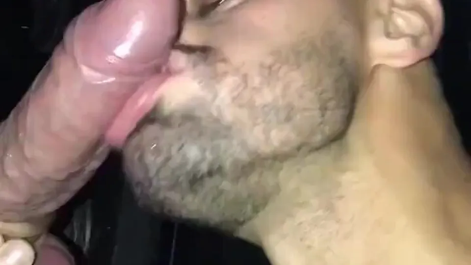Two cocks meet at the Gloryhole - ThisVid.com