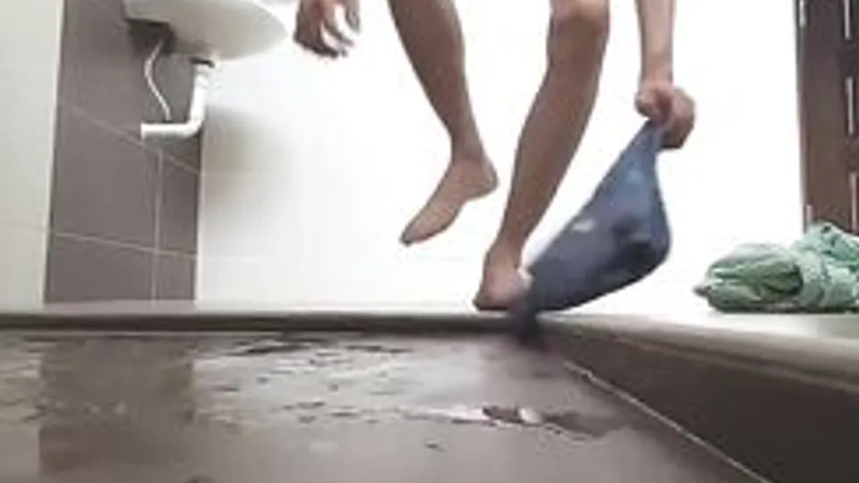 Two cumshots on bathrooms floor - 10-16-25