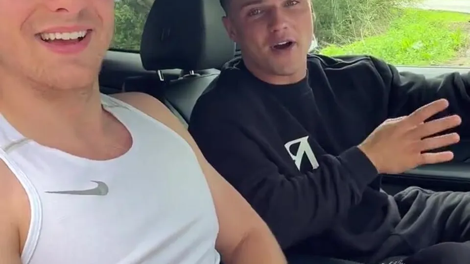 Two cute uk boys in the car - ThisVid.com