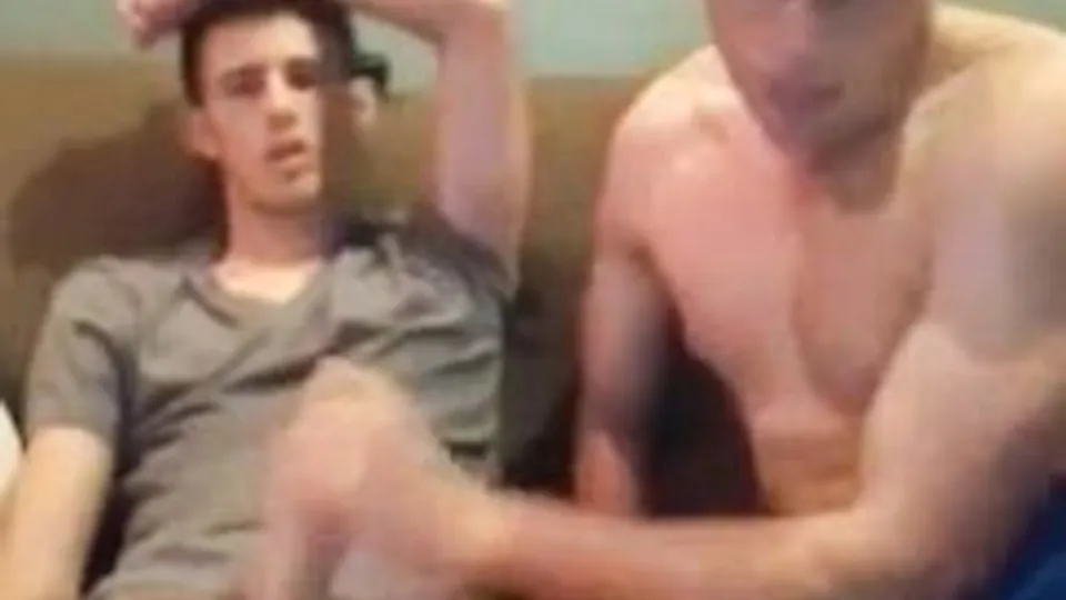 TWO FRIENDS SUCKING EACH OTHER ON WEBCAM