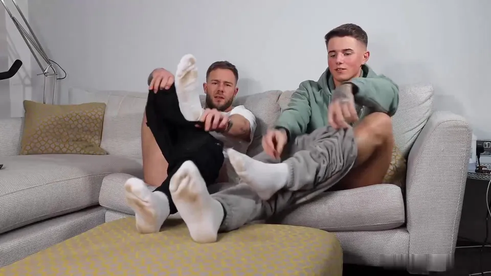Two great uk boys naked together - ThisVid.com