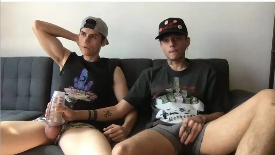 Two hot gay twink on cam 2 - ThisVid.com