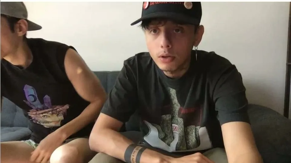 Two hot gay twink on cam - ThisVid.com