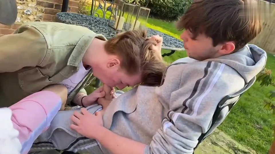 Two Scally boys facefuck a faggot - ThisVid.com