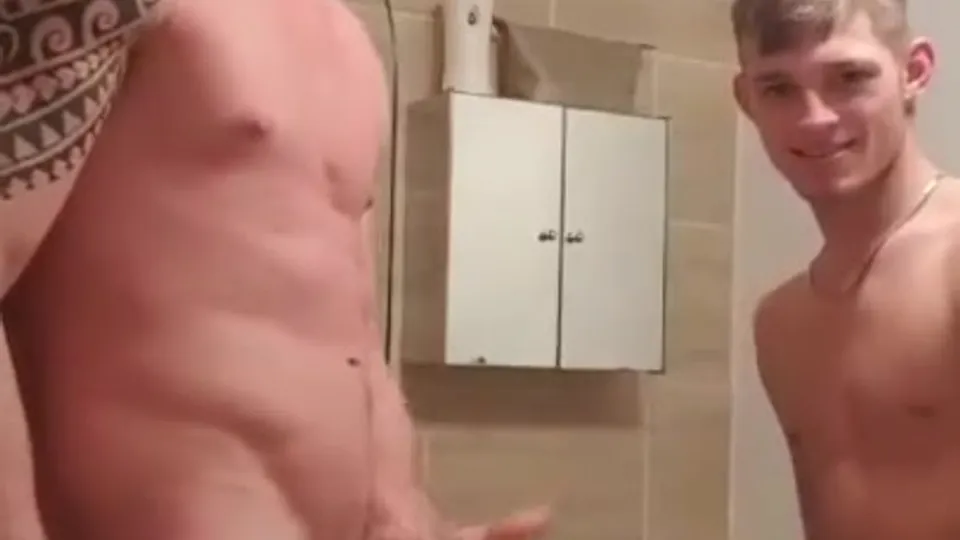 TWO STRAIGHT UK FRIEND WITH HUGE DICK - ThisVid.com