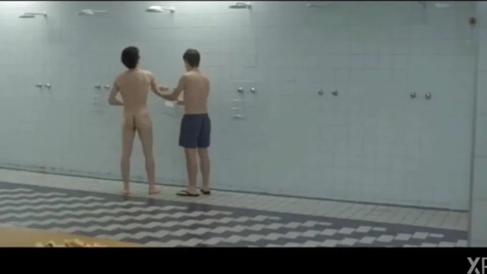 Two young boys in the shower - ThisVid.com