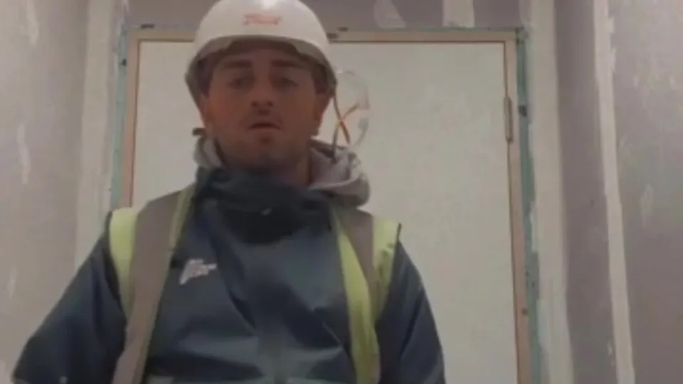 Uk builder flashing - ThisVid.com