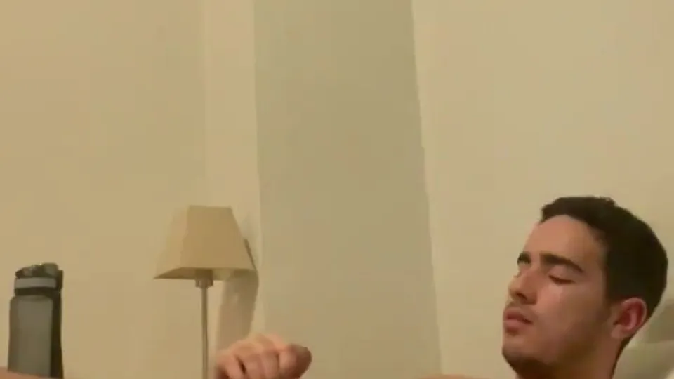 Uncut guy cumming on his chest - ThisVid.com