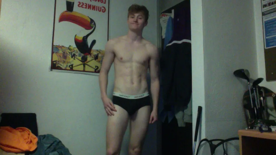 Uni lad tries on pants - ThisVid.com