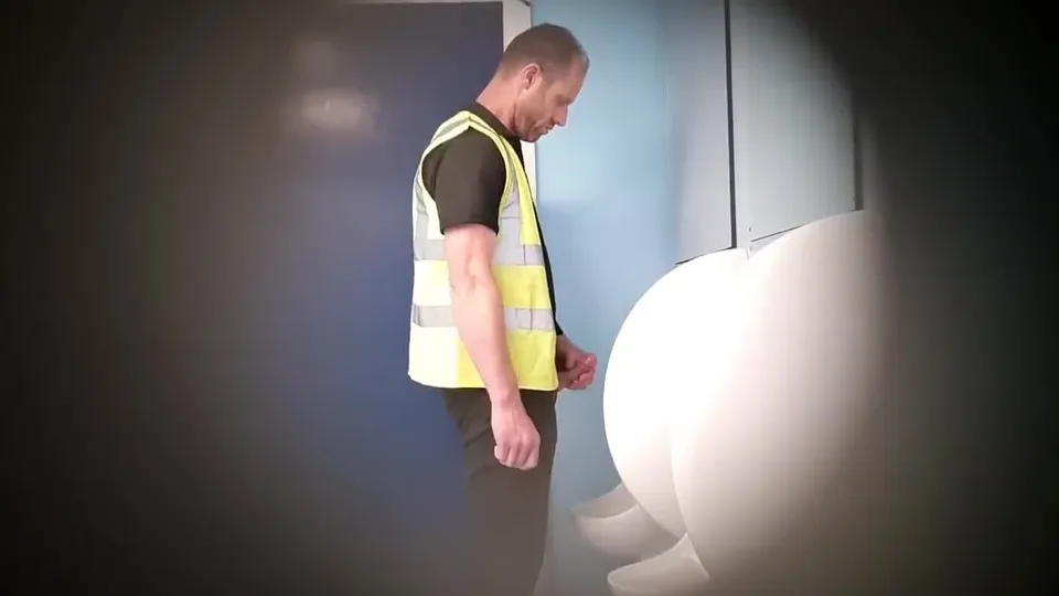 Urinal Construction 222 - ThisVid.com
