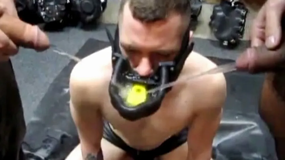 Urinal Piss Gag - ThisVid.com