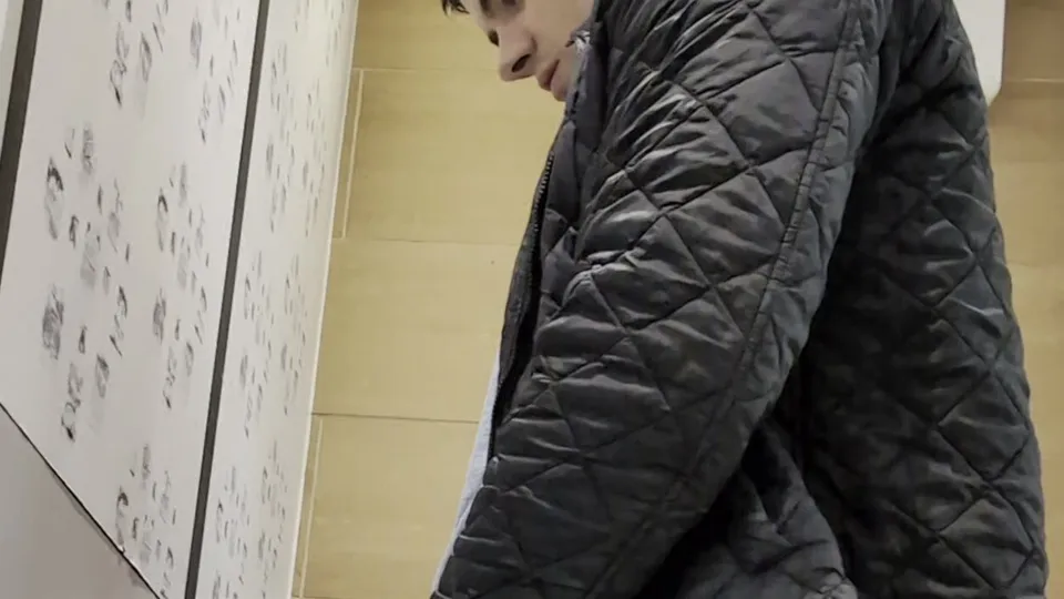 Urinal pisser 4 - video 2 - ThisVid.com