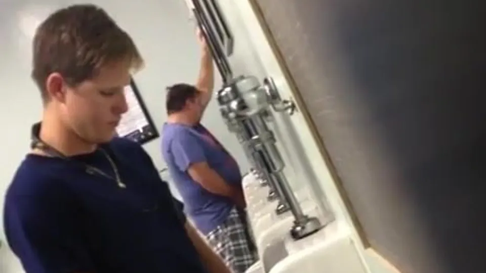 Urinal spy big white cock - ThisVid.com