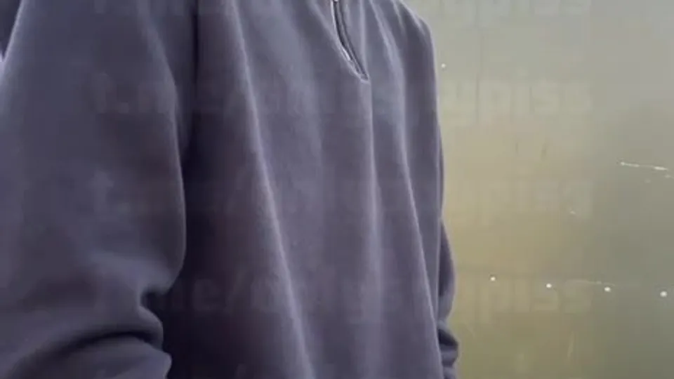 Urinal spy festival - video 2 - ThisVid.com