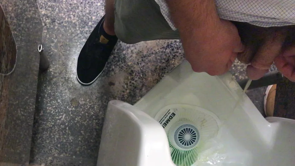 Urinal Spy: Full Bush Cutey - ThisVid.com