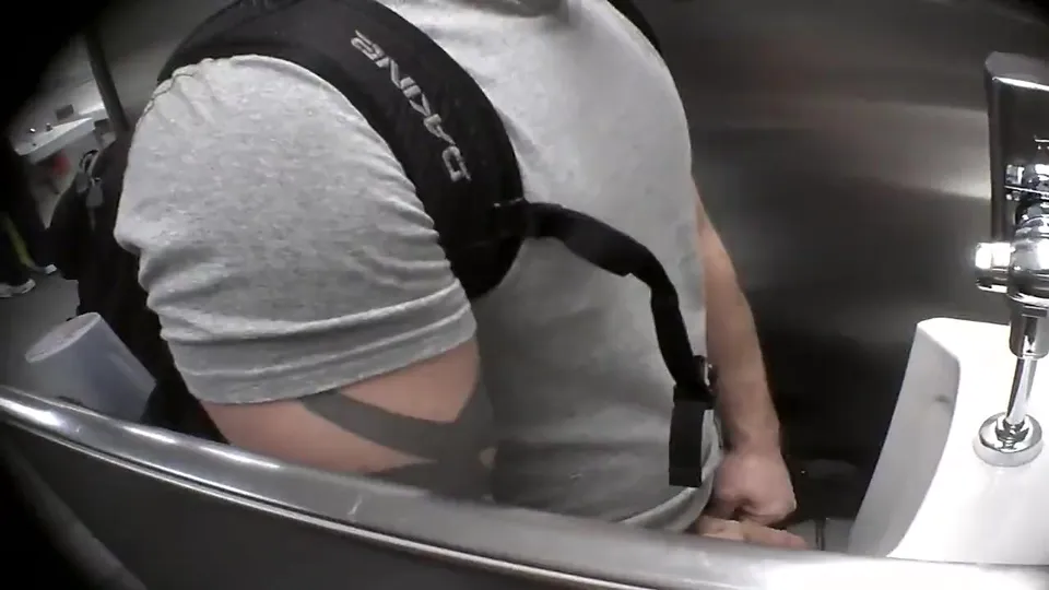 Urinal Spy - video 54 - ThisVid.com