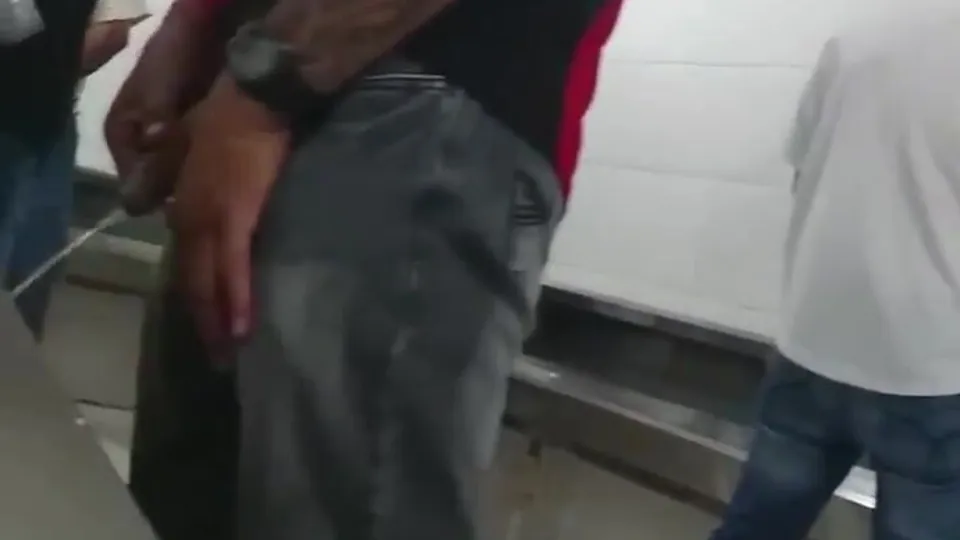 Urinal - video 412 - ThisVid.com