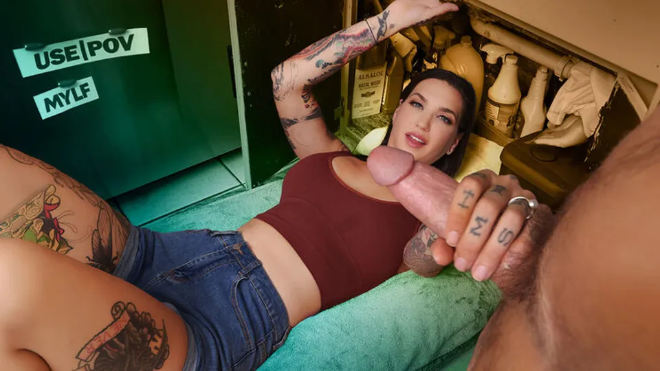 Use POV - Rocky EmersonAxel Haze - Unlimited Stepmom Pussy to Make Me Feel at Home 