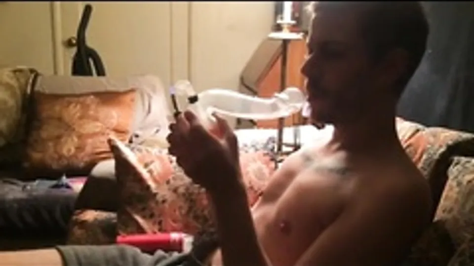 Verbal pnp guy smoking dick pipe and recycling 